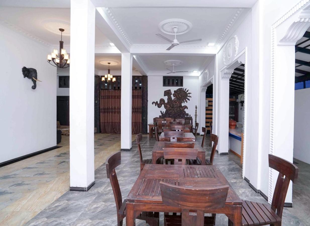 Shirantha Hotel กอลล์ ภายนอก รูปภาพ