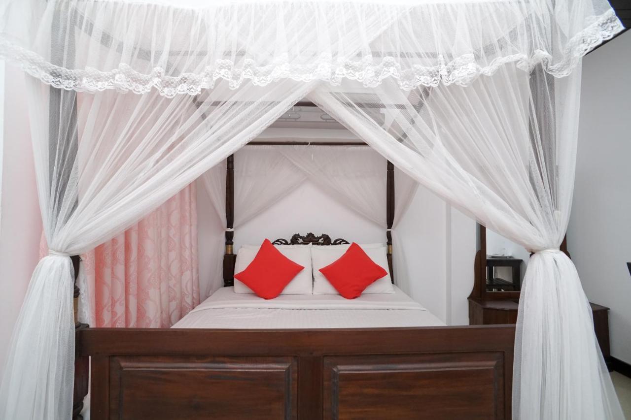 Shirantha Hotel กอลล์ ภายนอก รูปภาพ