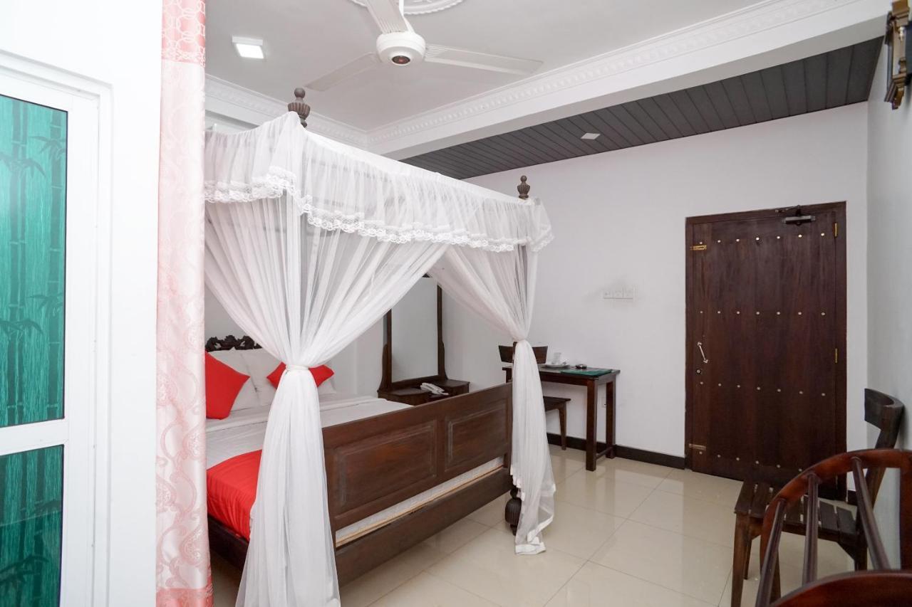Shirantha Hotel กอลล์ ภายนอก รูปภาพ
